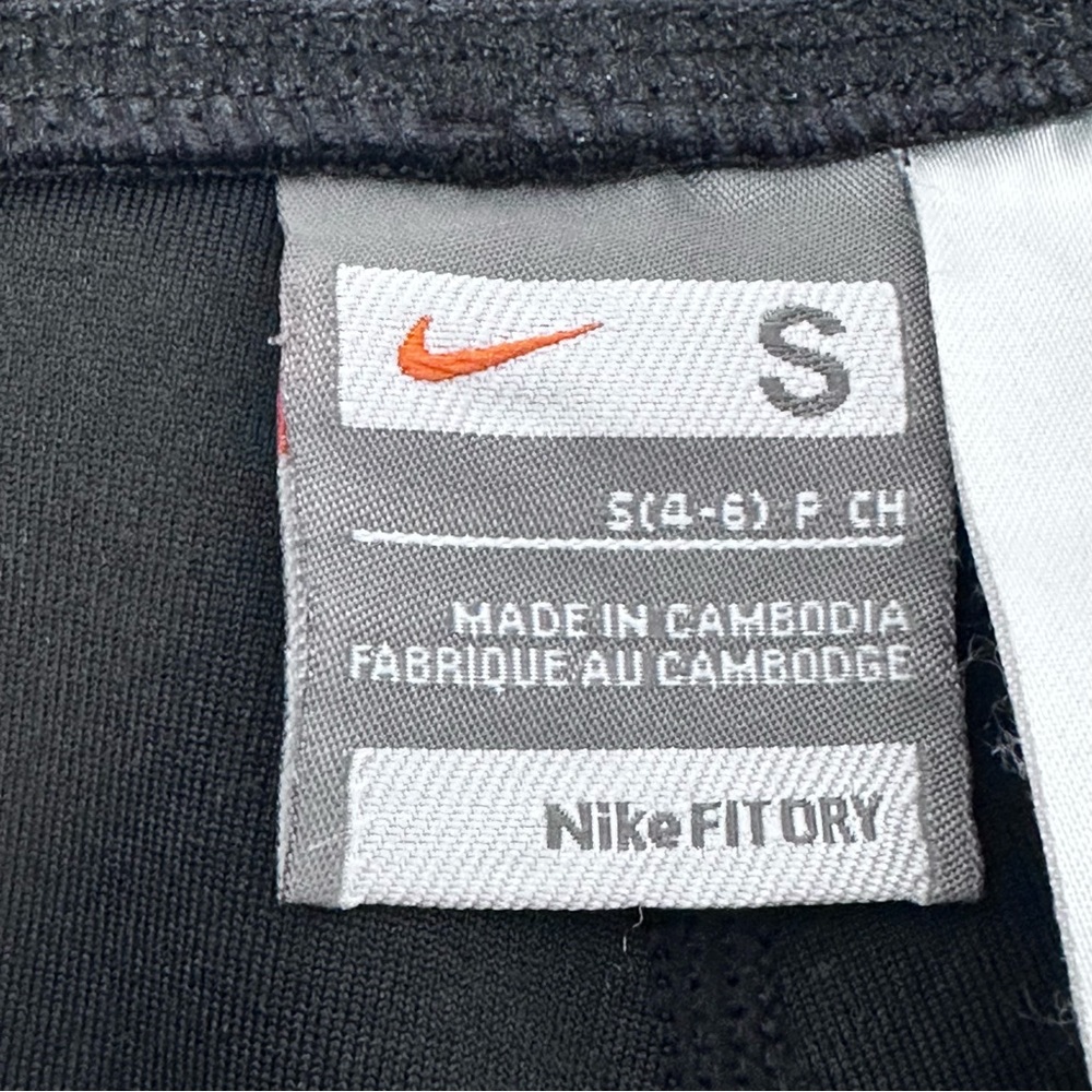 Nike Fit Dry Cycling Shorts Women’s Size Small Mid Rise Black Waist Pocket - Picture 4 of 10